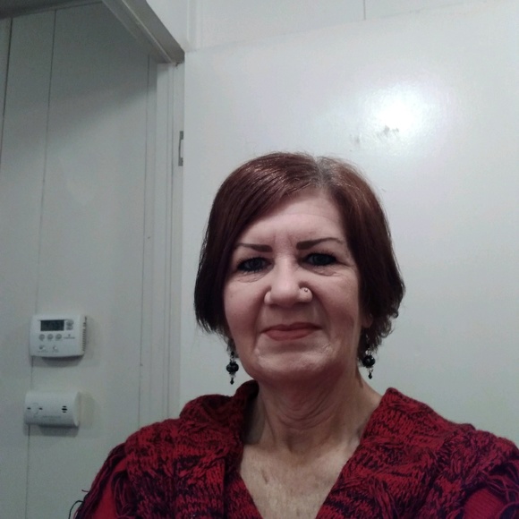 Meet your Posher, Patricia - Picture 1 of 2